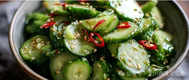 摄图网_603241078_wx_碗中盛放的黄瓜凉拌菜(企业商用).jpg